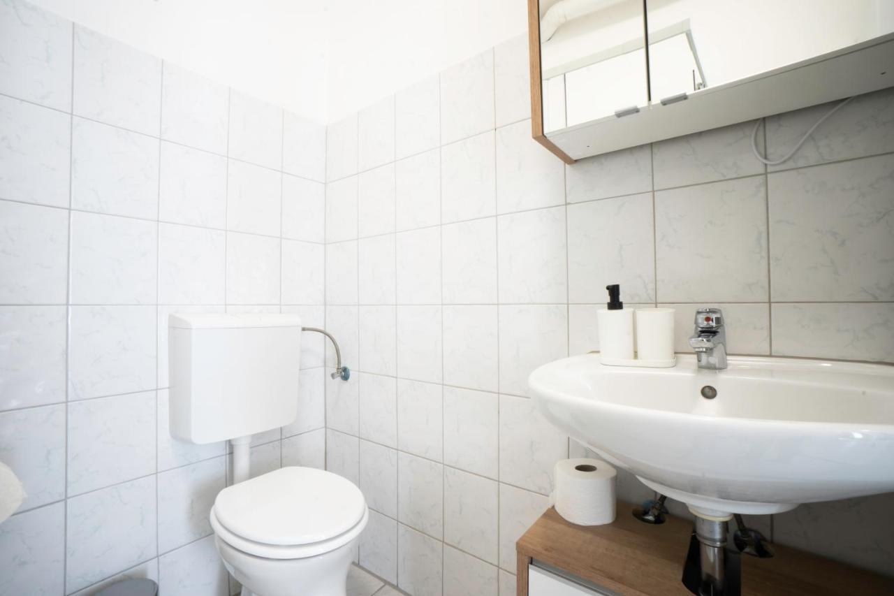 Modern 1-Bedroom Apartment Next To Praterstern Wien Exterior foto